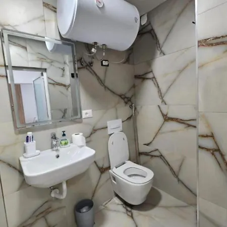 Kalpazo Myslym Shyri Апартаменты Тирана