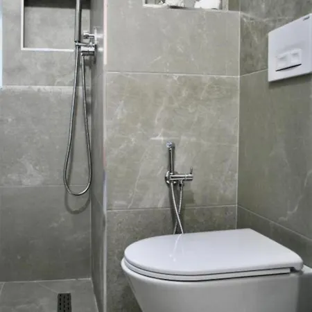 Kalpazo Myslym Shyri Апартаменты Тирана